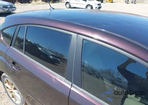 2013 Subaru Impreza 2.0I Premium z USA, uszkodzony, nr VIN JF1GPAC63D2879719